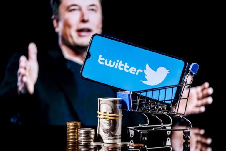 Elon Musk preuzima kontrolu nad Twitterom i odmah smjenjuje direktore