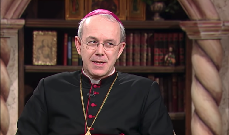 Biskup Schneider zahvalio papi Benediktu na izjavi da je Antikrist nadahnuo homoseksualnost i pobačaj