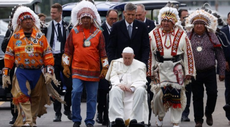 Papa ponizno zamolio oproštenje autohtonih naroda