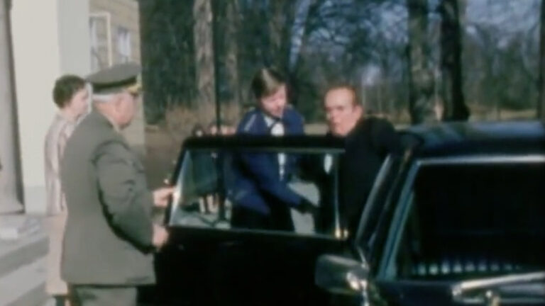 Pogledajte video u kojem Josip Broz Tito skviči kao kakva baba