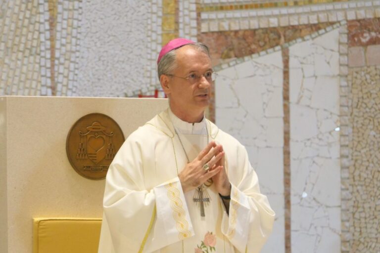 Nadbiskup Kutleša: Društvene nepravde posebno teško pogađaju obitelji