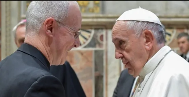 Papa Franjo sastao se s kontroverznim Jamesom Martinom u Vatikanu