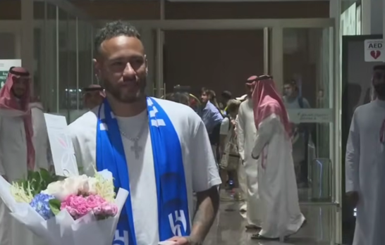 Muslimani prozivaju nogometaša Neymara zbog nošenja ogrlice s križem