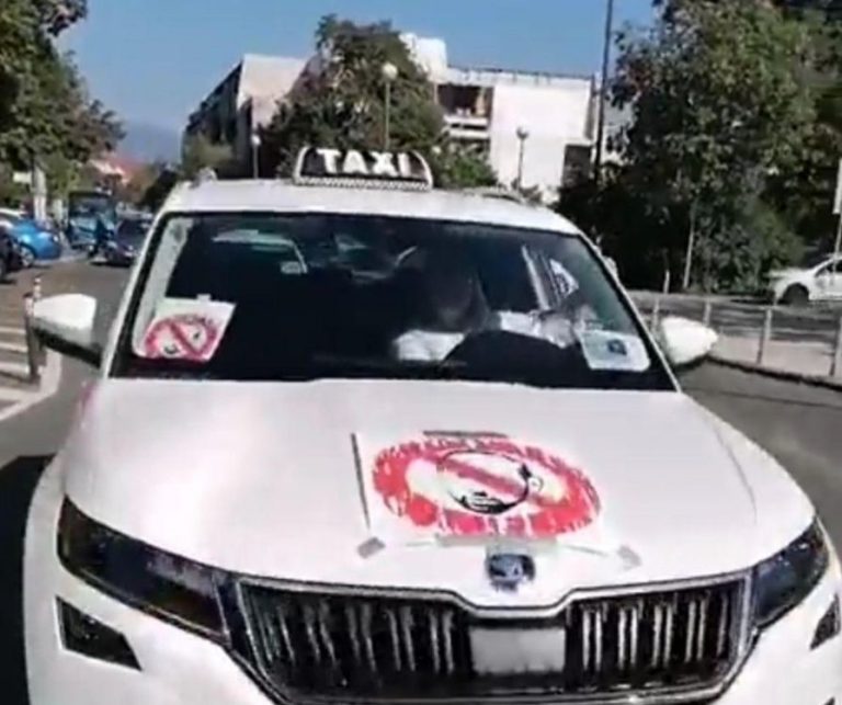 (VIDEO) Održan prosvjed taksista pred gradskim poglavarstvom
