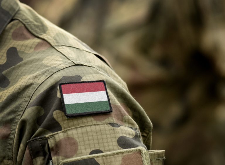 Mađarski vojnici riskiraju živote štiteći progonjene kršćane