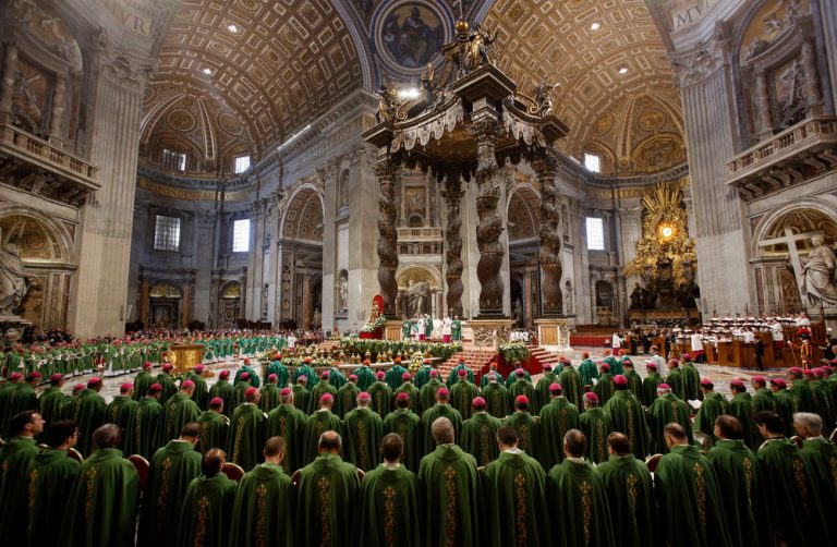 Vatikan poručio njemačkim biskupima da neće pregovarati o ređenju žena i homoseksualnosti