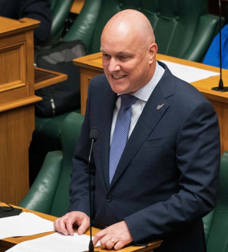 Novi Zeland: Konzervativna vlada zabranit će mobitele u školama