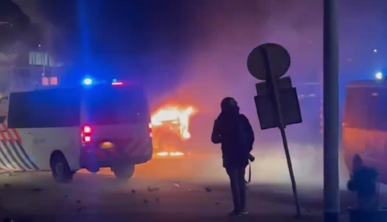 Policija napadnuta, automobili u plamenu, a rivalske eritrejske bande bore se za vlast u Den Haagu