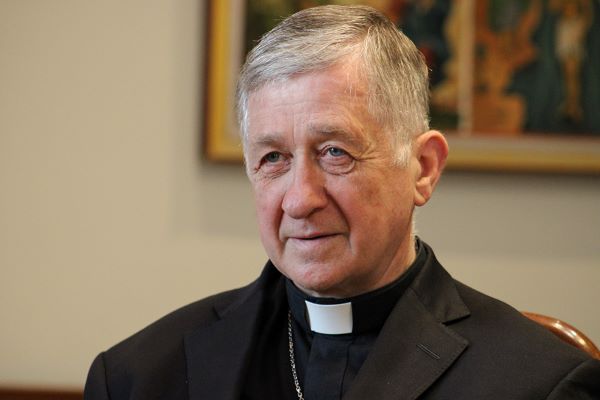 Kardinal Cupich želi nagraditi senatora s pro-pobačajnim stavovima