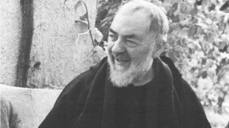 Upute Padre Pija za naše vrijeme: Moli, nadaj se i ne brini