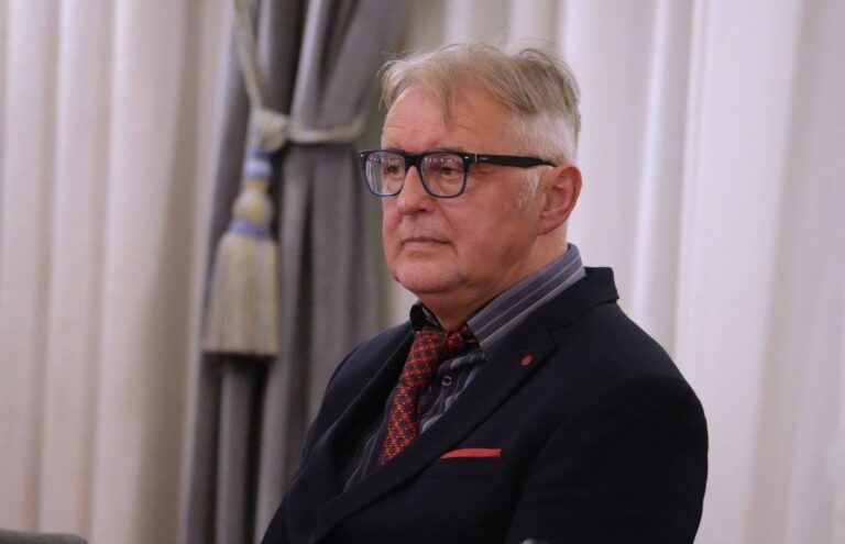 Gostovanje prof. dr. Anđelka Milardovića u „Tonu, slici, politici“: geopolitika moći, zarobljena država i kraj poznatog poretka