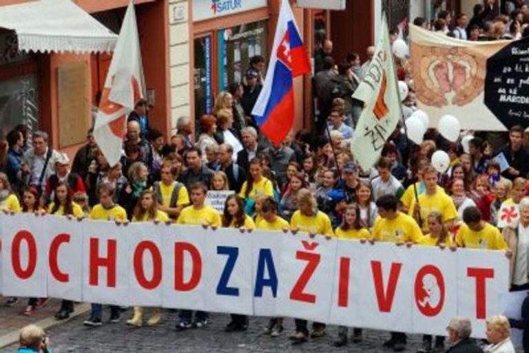 Slovački biskupi podupiru Nacionalni hod za život: „Želimo zajedno hodati iz ljubavi prema najnezaštićenijima“